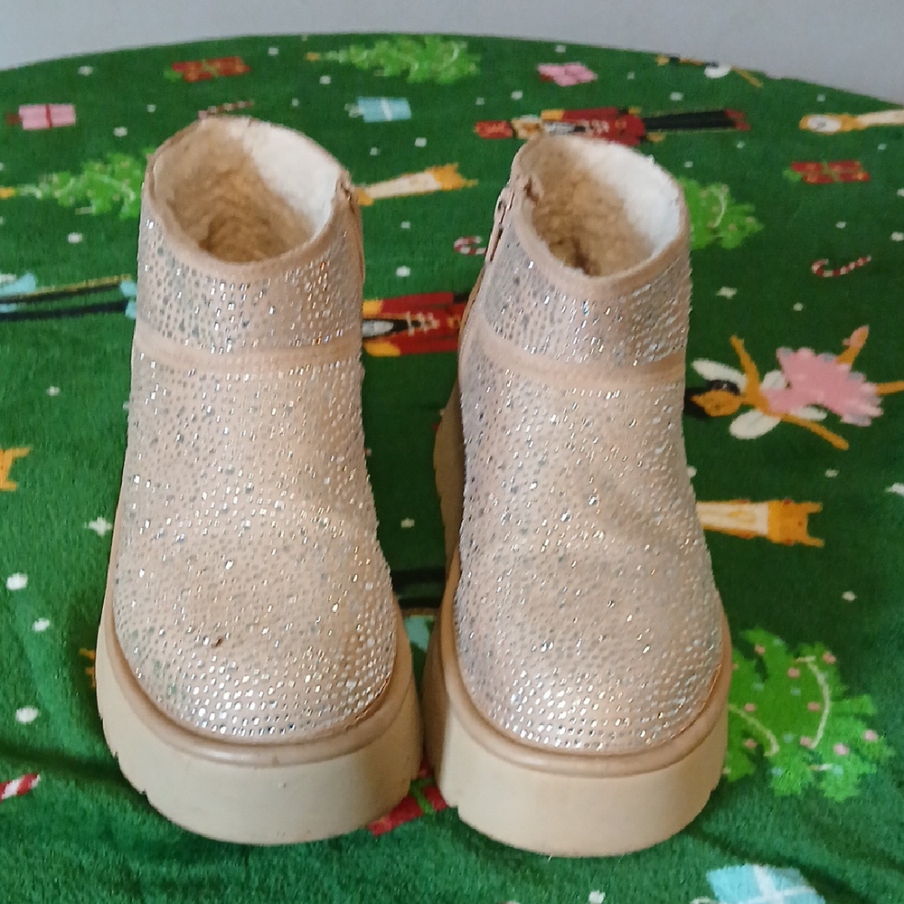 Wild Fable Glittering Beige Winter Boots
